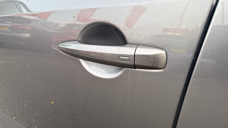 Nissan Qashqai 1.3 DiG-T MH Acenta Premium 5dr Petrol Hatchback